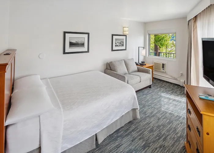Hotel Edgewater By Aspen Hotels